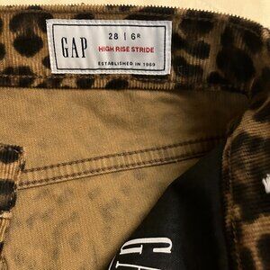 New - Gap High Rise Stride Corduroy Wide-Leg Pants, Size 6 (28 Reg)